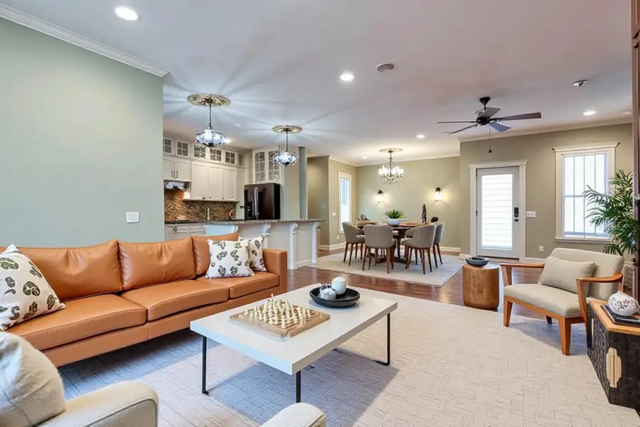 879 E Westchester Drive, Springfield, MO 65810 - #2