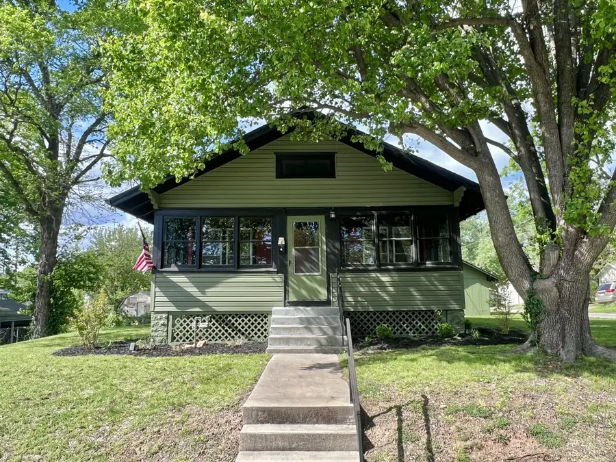 517 Cooper Street, Carthage, MO 64836 - #2