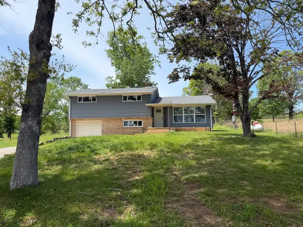 1113 N Walnut Street, Willow Springs, MO 65793