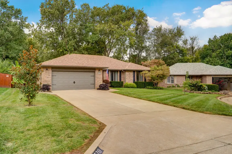 1320 E Lafayette Street, Springfield, MO 65804 - #2