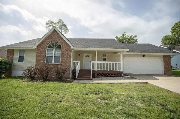 2831 S Scotts Lane, Springfield, MO 65807