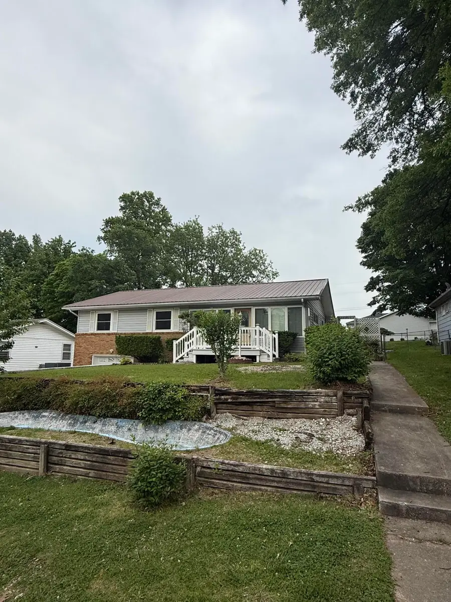 1305 Benton Avenue, Neosho, MO 64850 - #3