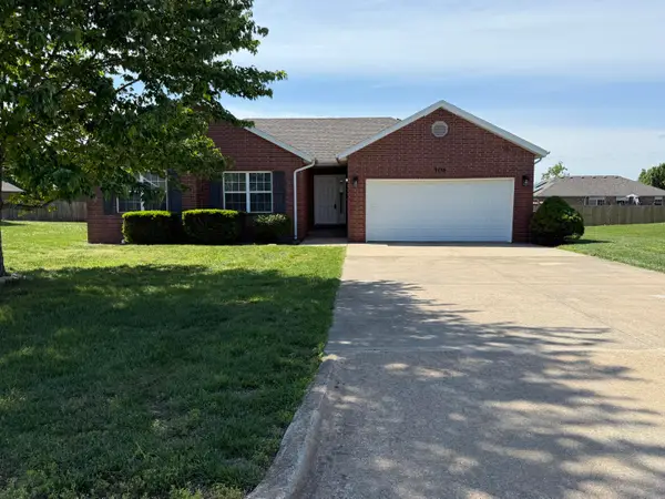 104 E Comanche Court, Strafford, MO 65757