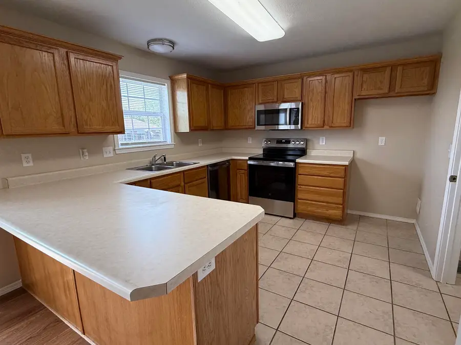 104 E Comanche Court, Strafford, MO 65757 - #3