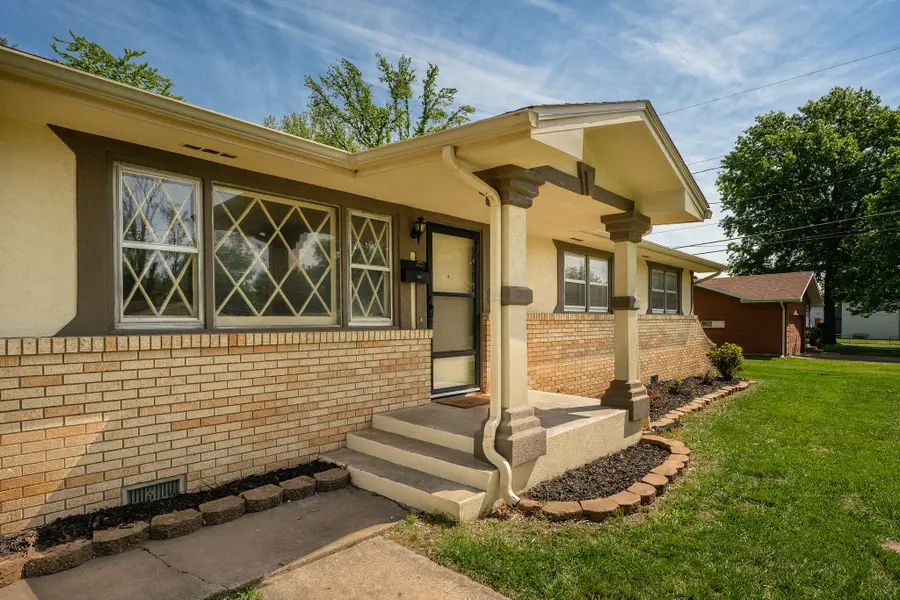 3321 E Whiteside Street, Springfield, MO 65804 - #2