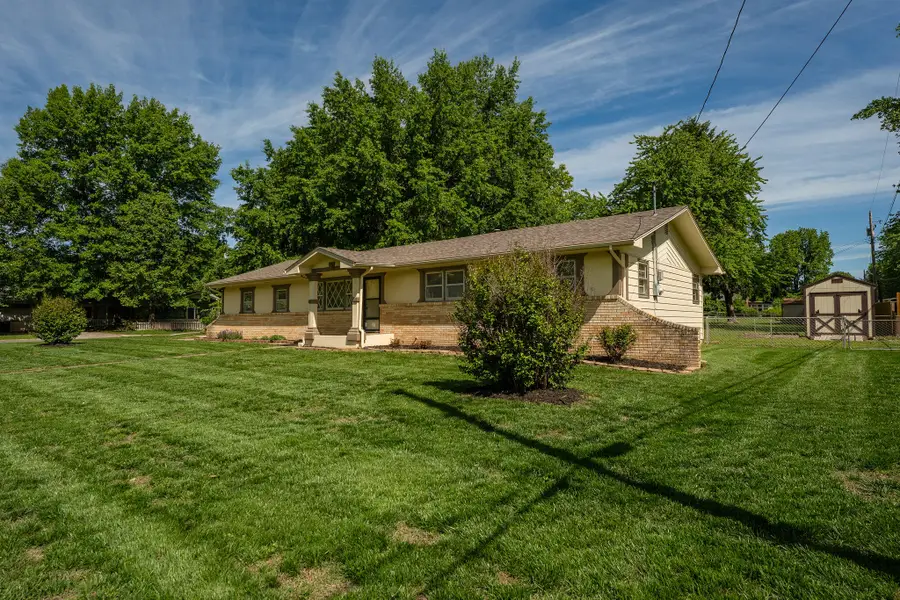 3321 E Whiteside Street, Springfield, MO 65804 - #3