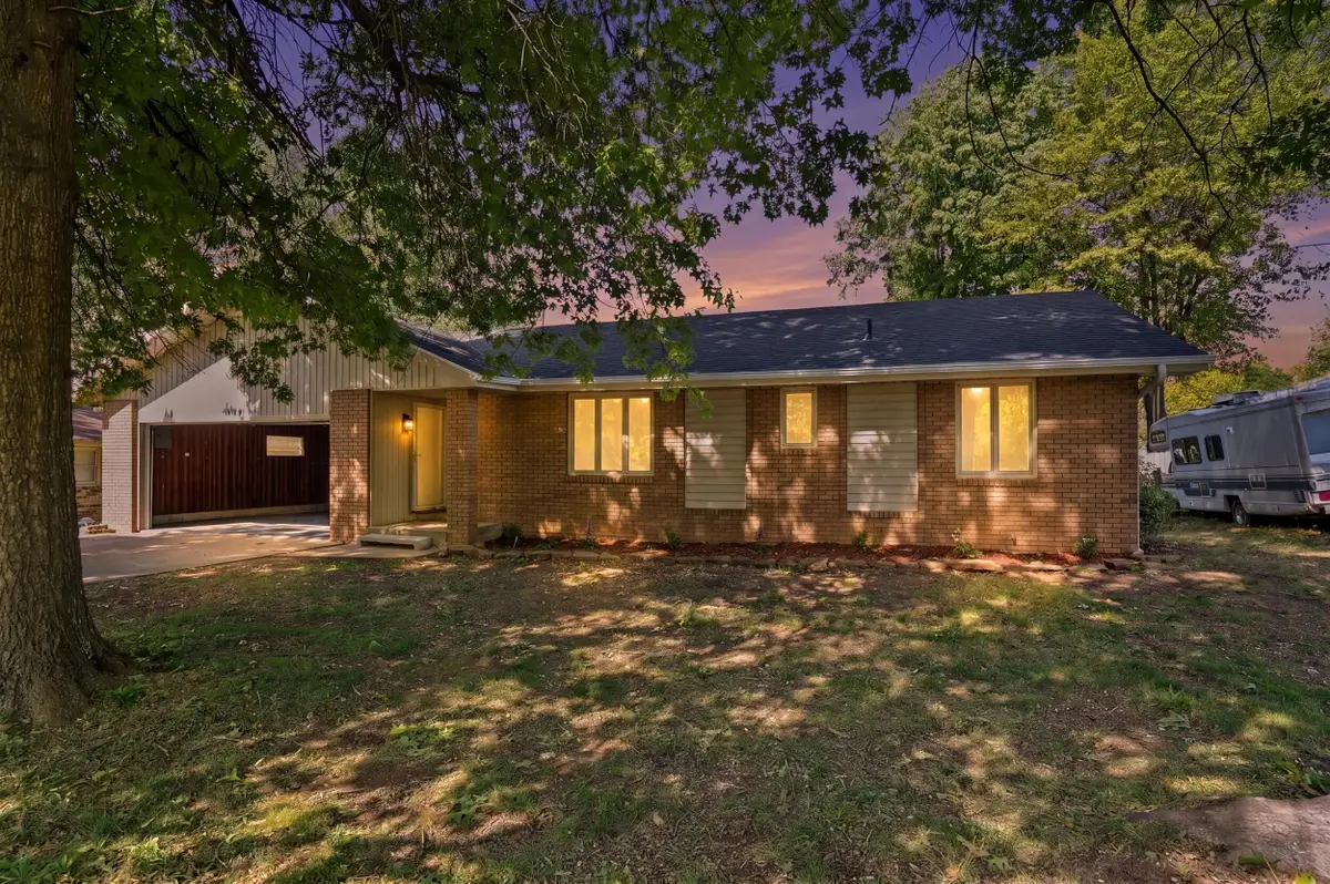3319 N Dysart Avenue, Springfield, MO 65803 - #1