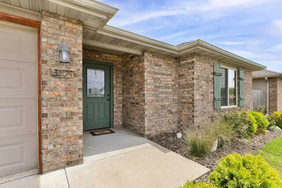 3116 N Albertha Avenue, Springfield, MO 65803 - #3