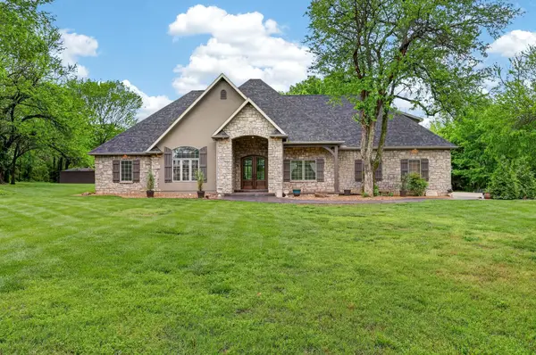 2335 S Ressie Drive, Carthage, MO 64836