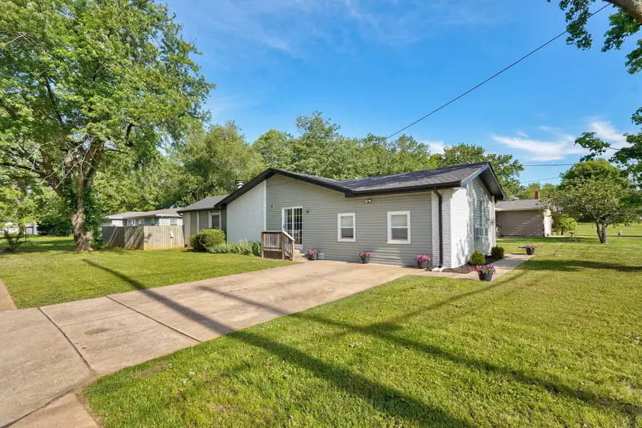 2361 S Fort Avenue, Springfield, MO 65807 - #2