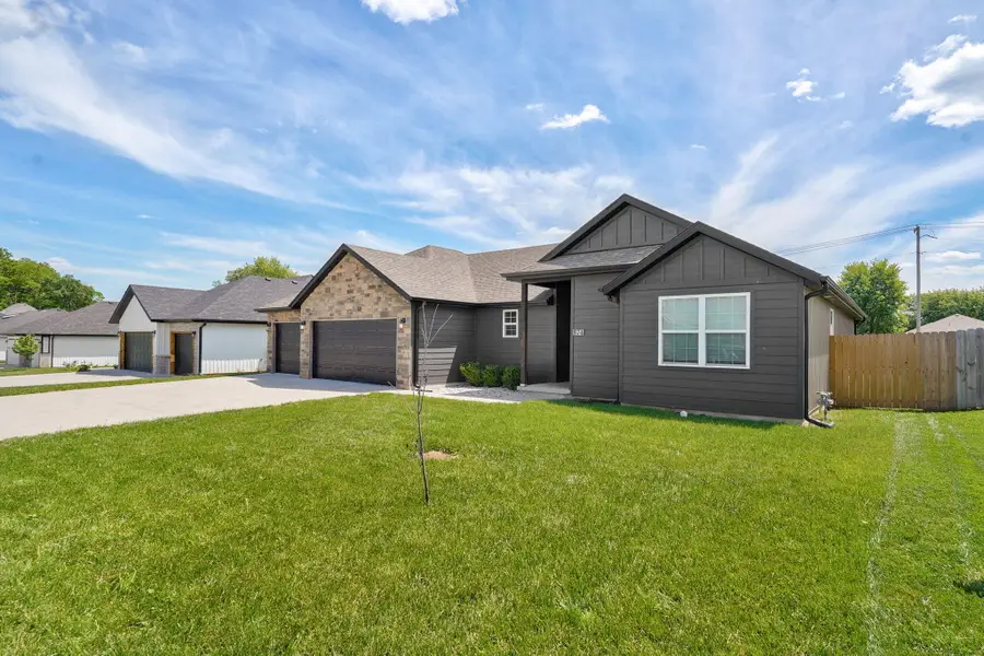 874 W Charlotte Court, Republic, MO 65738 - #2