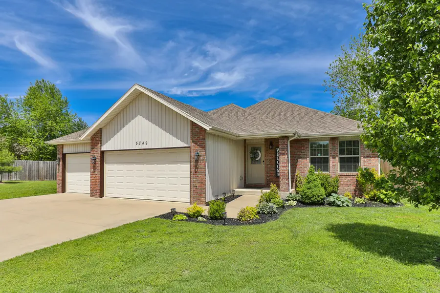 5749 W Payton Circle, Springfield, MO 65802 - #2