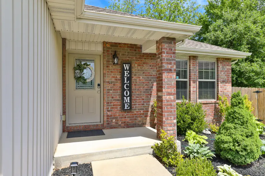 5749 W Payton Circle, Springfield, MO 65802 - #3