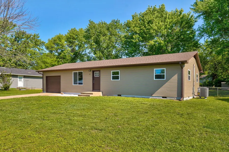 321 W Cofield Street, Aurora, MO 65605 - #2