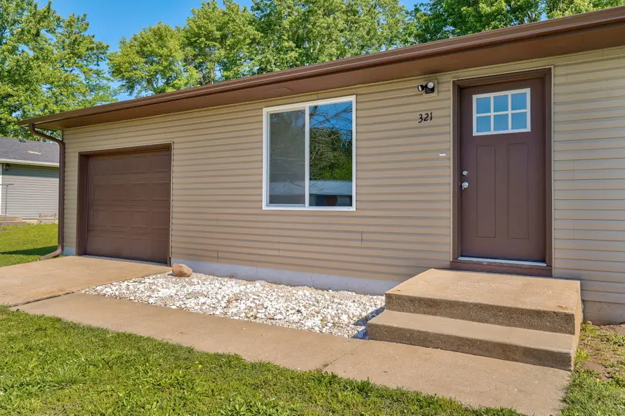 321 W Cofield Street, Aurora, MO 65605 - #3