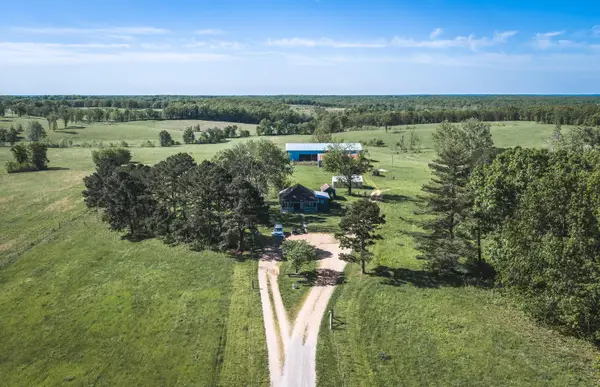 34696 SW State Route 7, Edwards, MO 65326