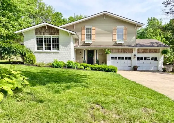 2013 E Swallow Street, Springfield, MO 65804