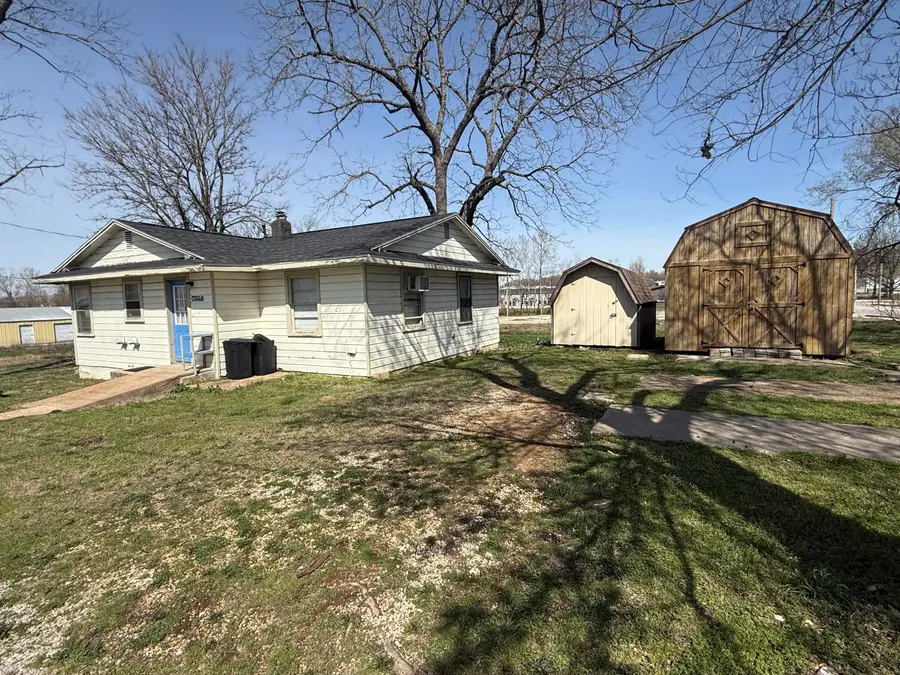 102 W Main Avenue, Ava, MO 65608 - #3
