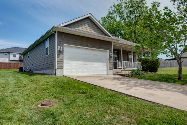 2071 E Foxridge Trail, Republic, MO 65738