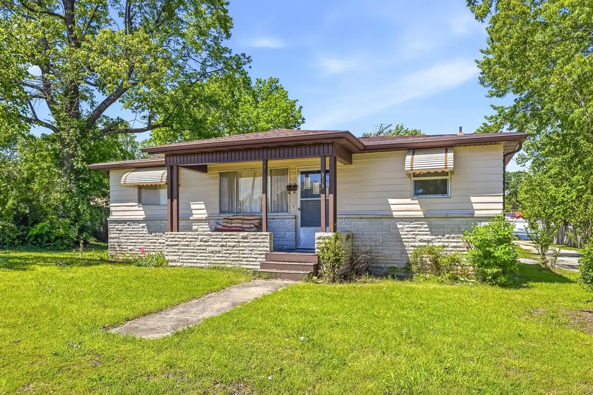 313 S Rinker Avenue, Aurora, MO 65605 - #1