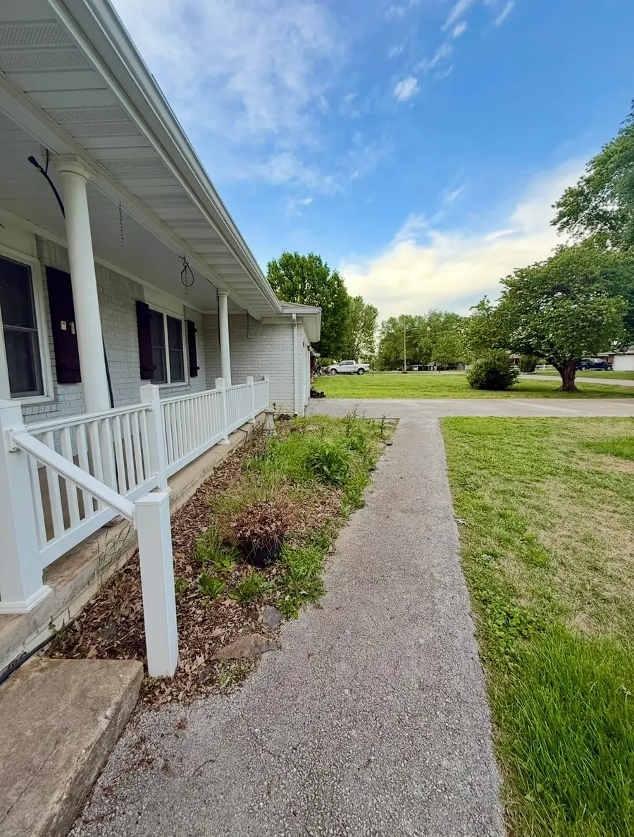 203 N Ellen Street, Nixa, MO 65714 - #3