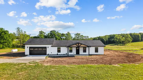 24672 Farm Road 2012, Crane, MO 65633