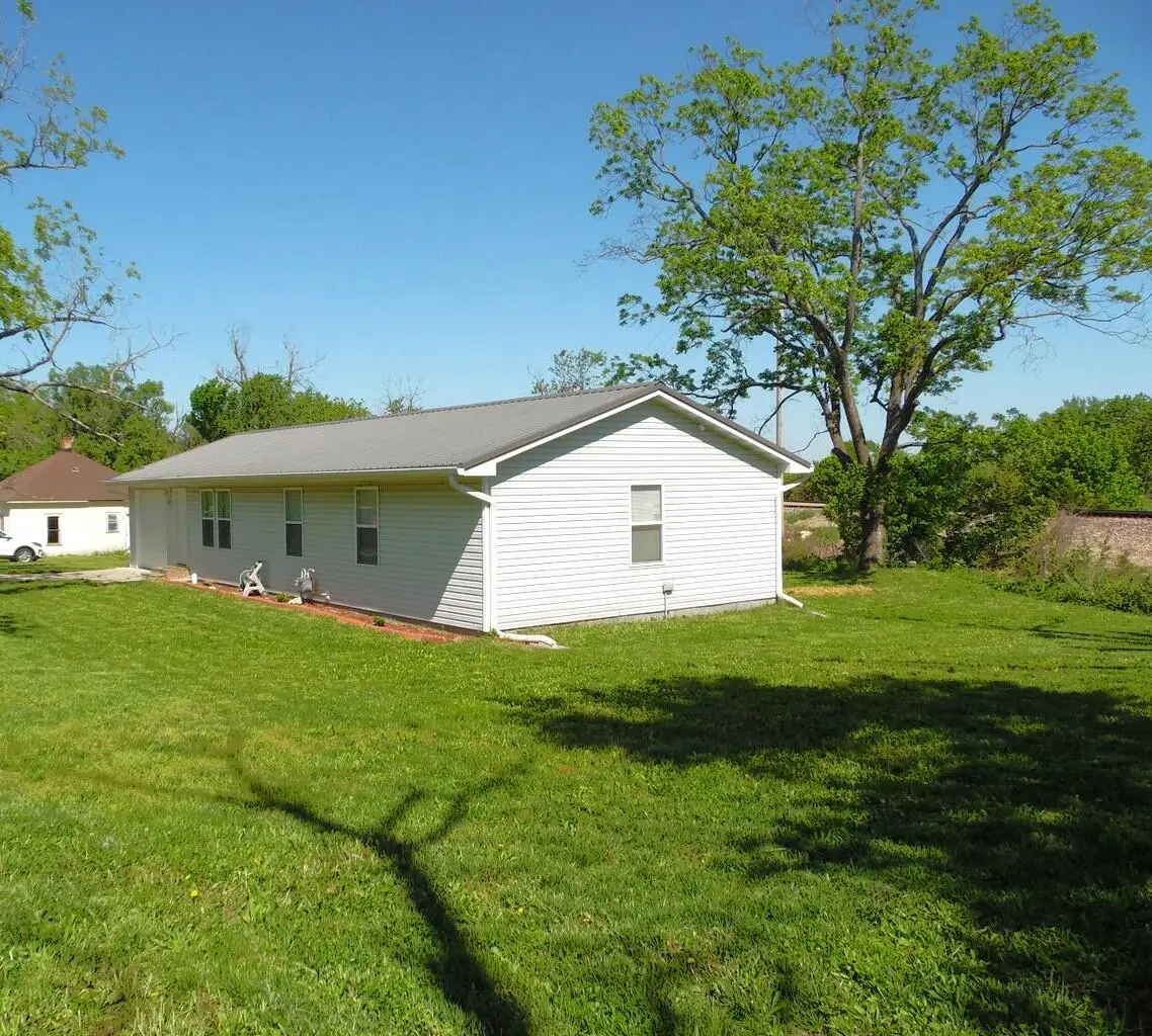 422 E South Street, Mansfield, MO 65704 - #1