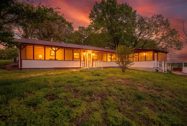 866 County Road 328, Thayer, MO 65791