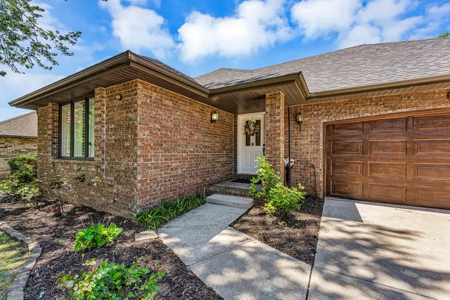 2341 S Laurel Avenue, Springfield, MO 65807 - #2