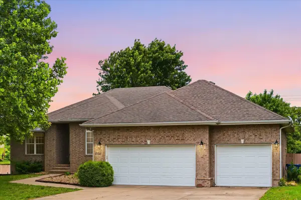 502 S Pepperhill Drive, Nixa, MO 65714