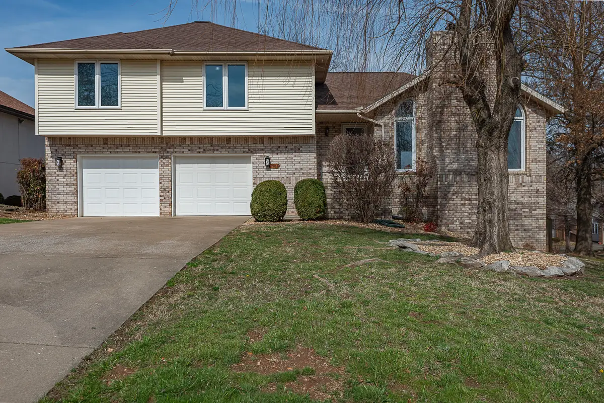 1957 W Nottingham Street, Springfield, MO 65810 - #1