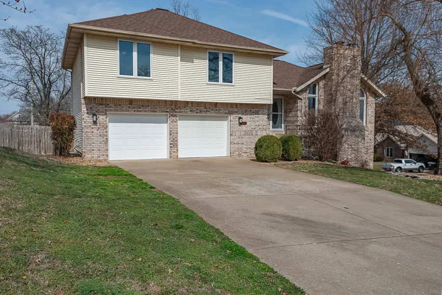 1957 W Nottingham Street, Springfield, MO 65810 - #2