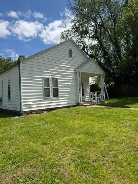 907 Young Street, Neosho, MO 64850 - #2