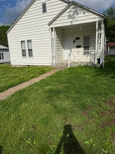 907 Young Street, Neosho, MO 64850 - #3