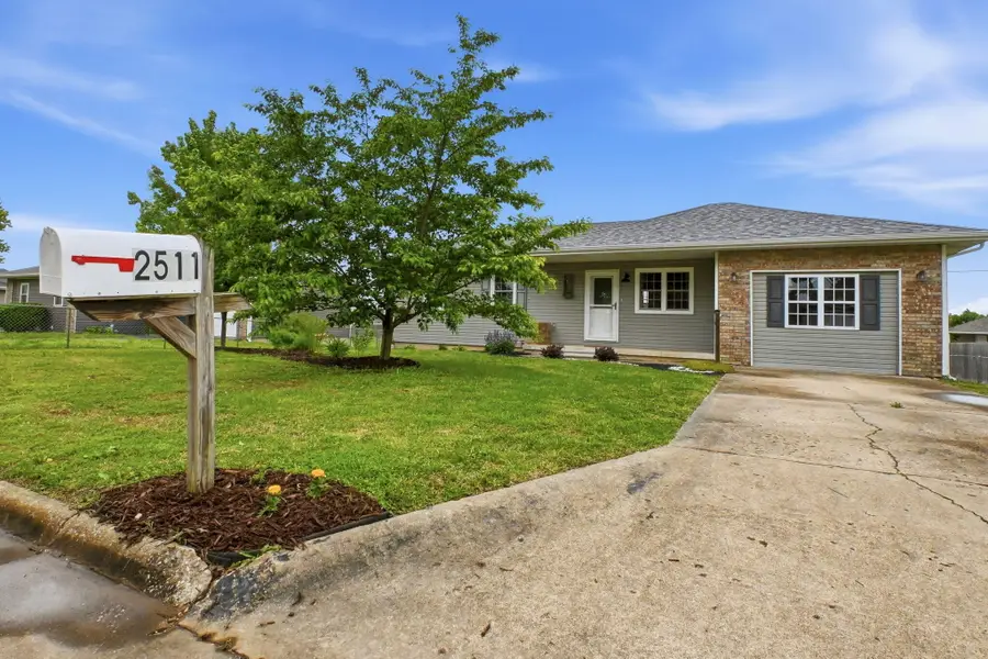 2511 S Orchard Avenue, Bolivar, MO 65613 - #2