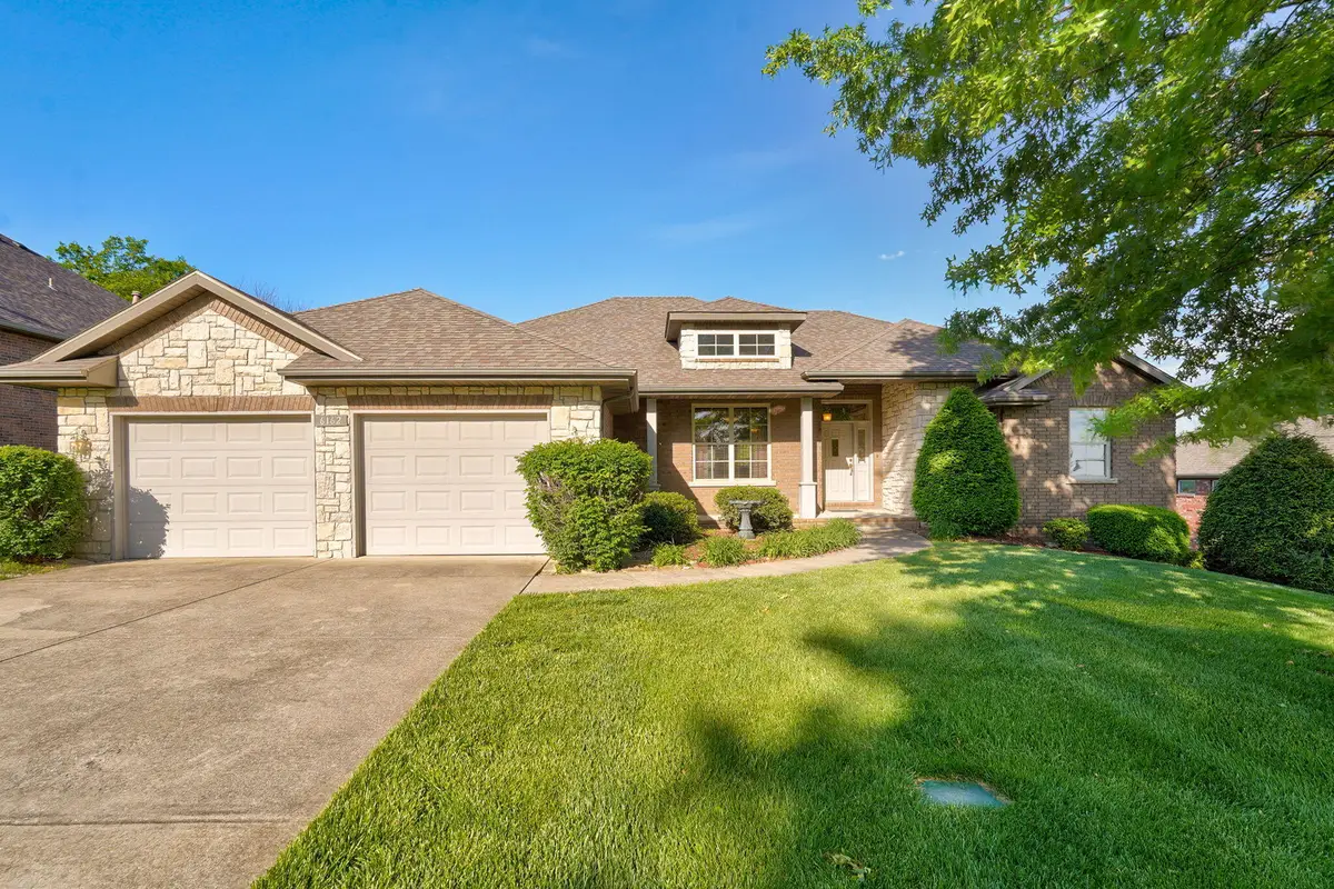 6162 S Hunters Trail, Springfield, MO 65810 - #1