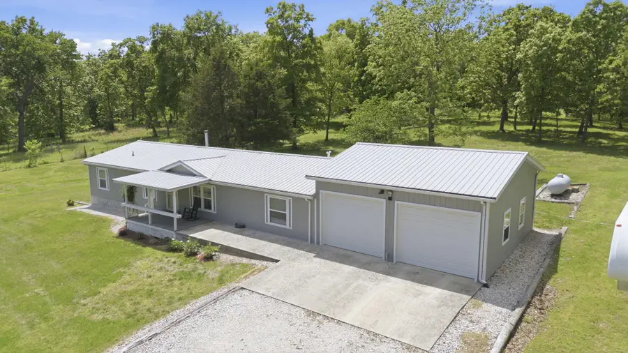 3193 S 7th Road, Humansville, MO 65674 - #3