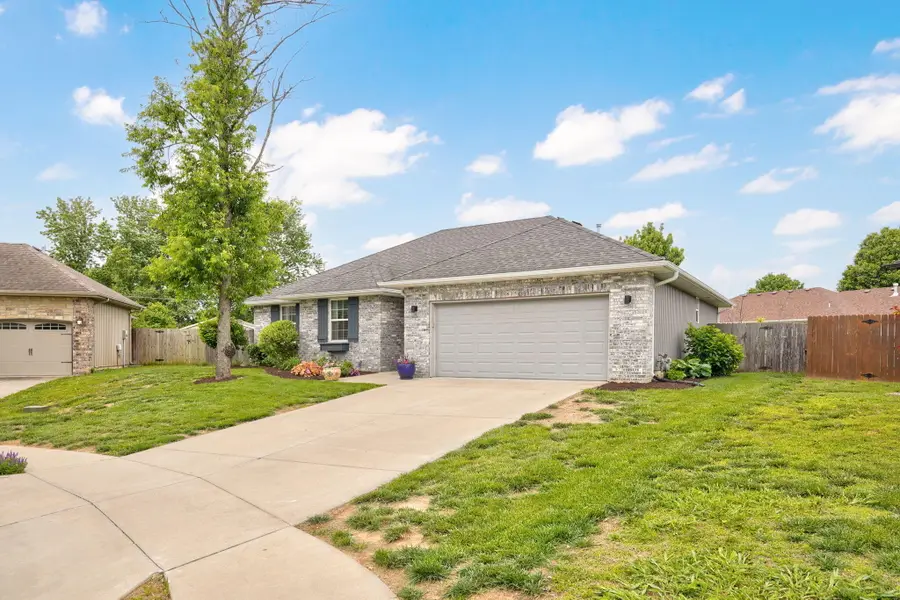 825 S Trail Point Court, Nixa, MO 65714 - #2