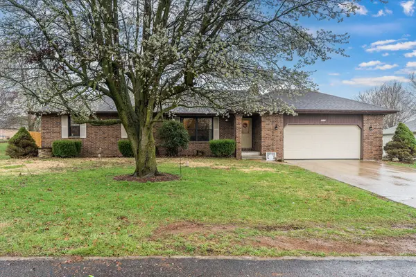 1318 W Meadowbrooke Drive, Ozark, MO 65721