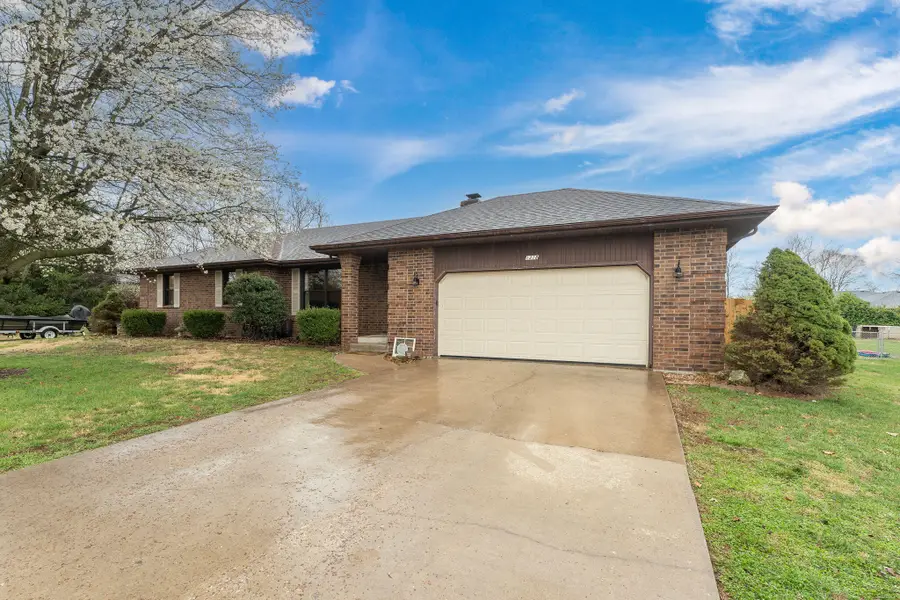 1318 W Meadowbrooke Drive, Ozark, MO 65721 - #2