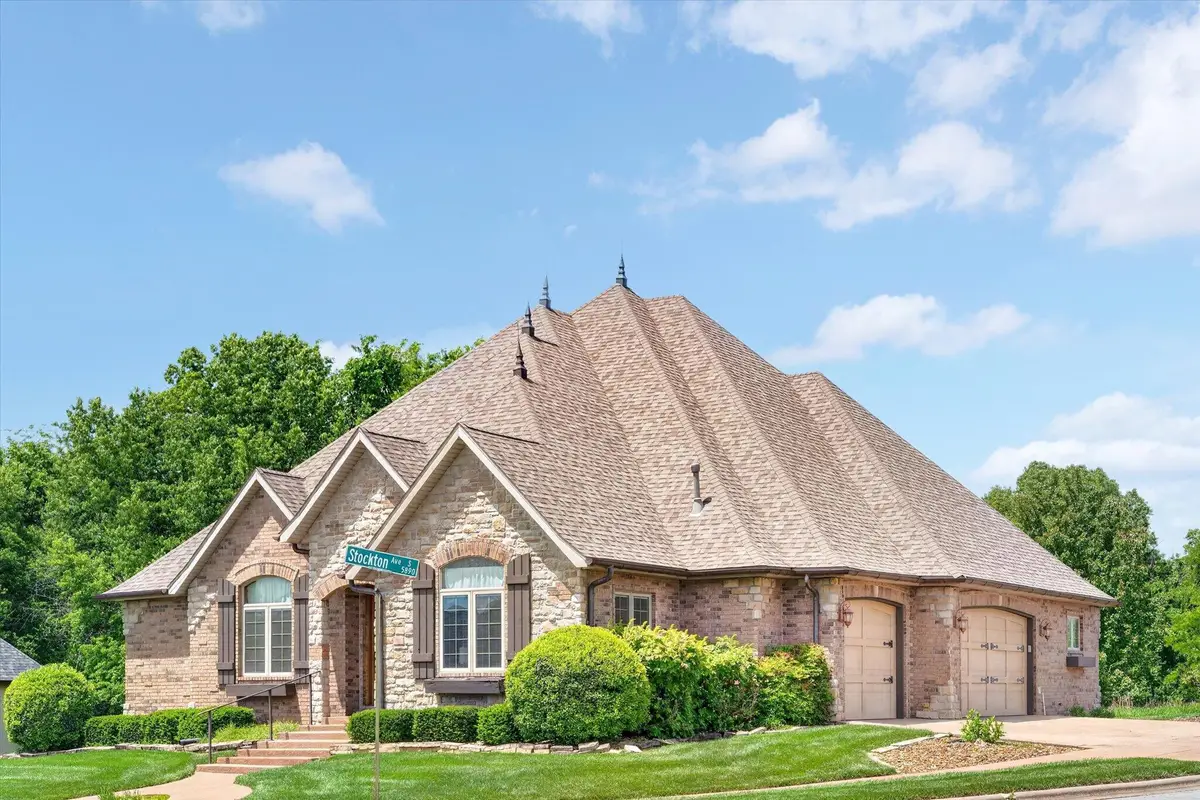 1369 E Anthony Street E, Springfield, MO 65804 - #1