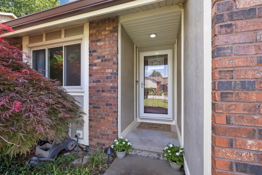 1226 E Highpoint Street, Springfield, MO 65804 - #3