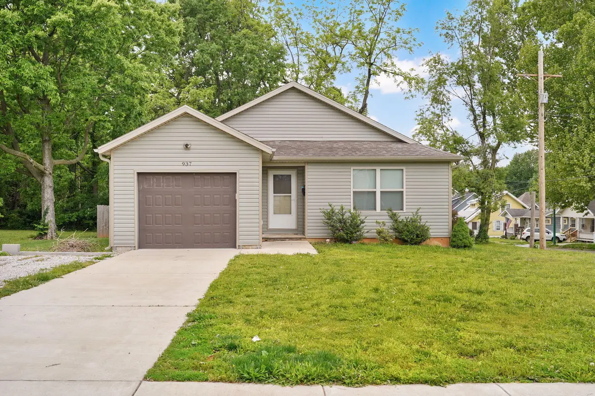 937 N Missouri Avenue, Springfield, MO 65802 - #1