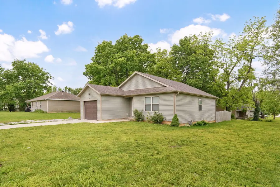 937 N Missouri Avenue, Springfield, MO 65802 - #2