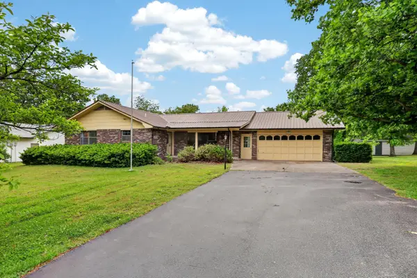 421 W South Street Street, Neosho, MO 64850