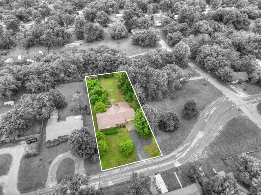 421 W South Street Street, Neosho, MO 64850 - #3