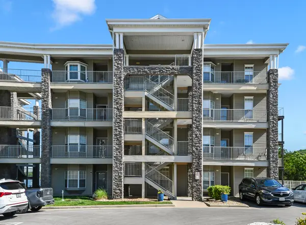 680 Emerald Pointe Drive #Bldg 5 Unit 5, Hollister, MO 65672