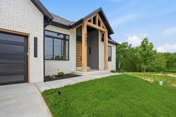4092 E Vintage Point Drive, Rogersville, MO 65742