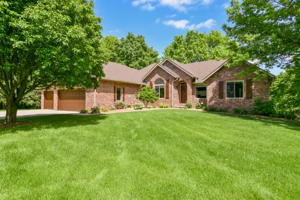 7637 W Carl Avenue, Springfield, MO 65802