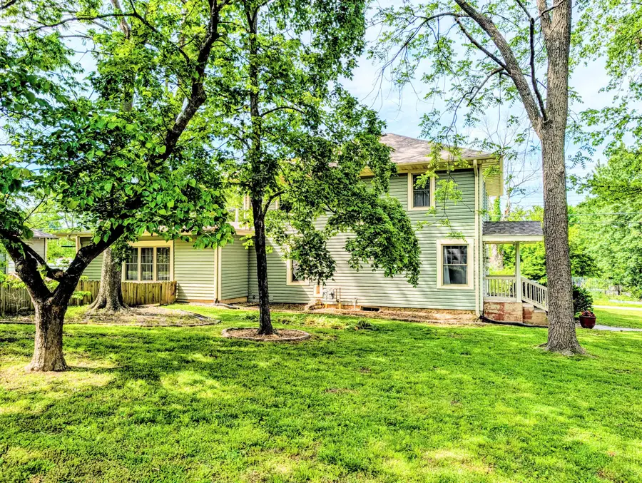 431 N Clay Street, Marshfield, MO 65706 - #3
